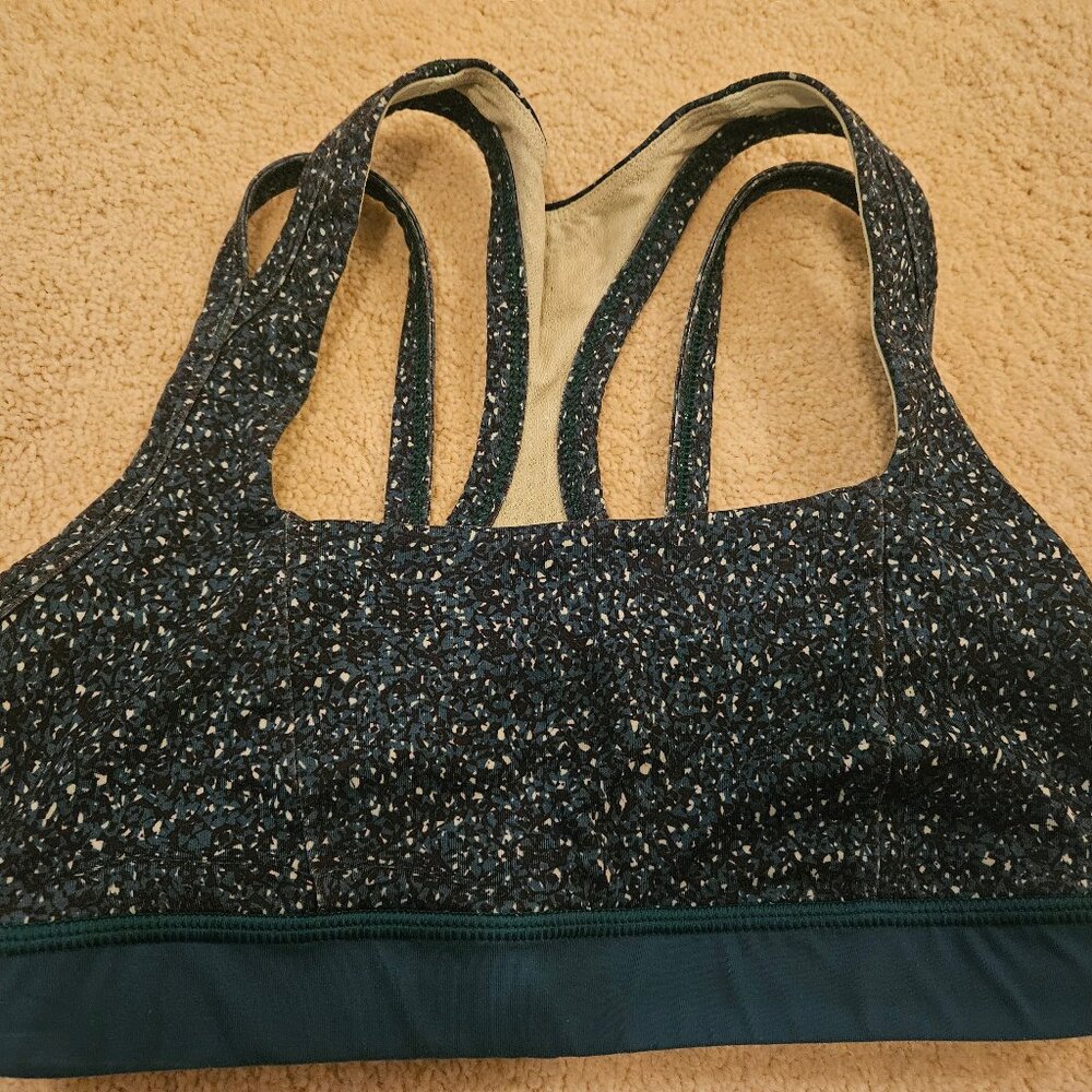 Lululemon size 4 Sports Bra